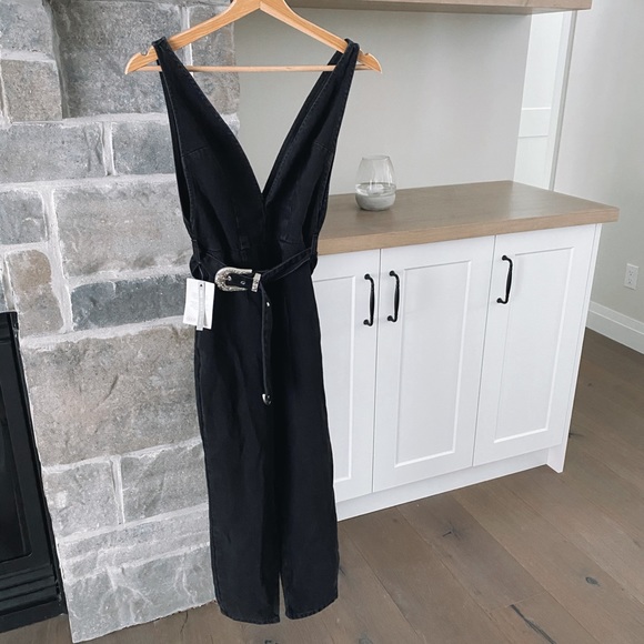 ASOS DESIGN Denim Plunge Jumpsuit & Western Belt - Picture 4 of 11